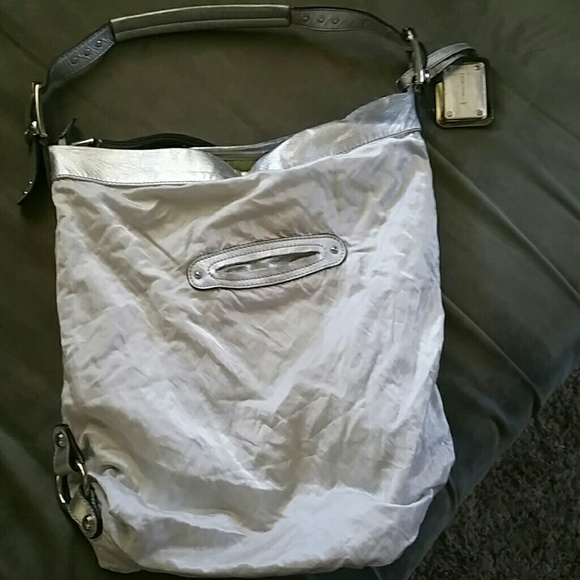 Handbag - Picture 3 of 4