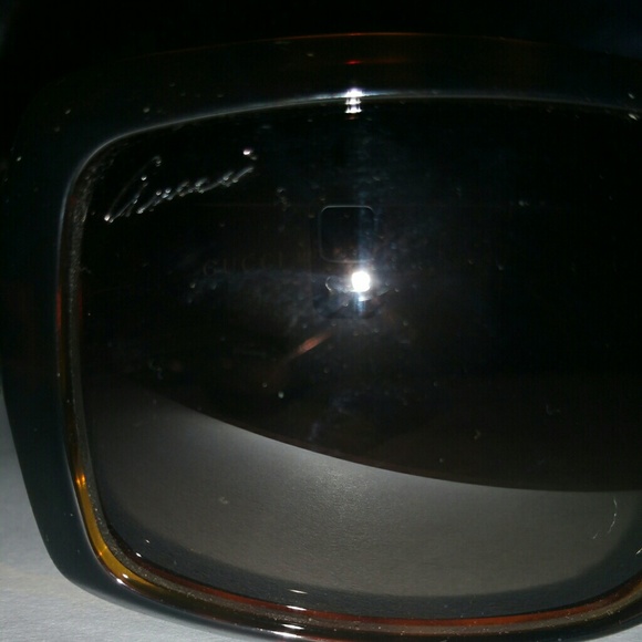 Authentic Gucci sun glasses - Picture 2 of 3