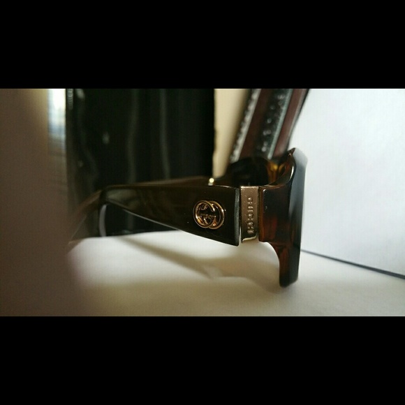 Authentic Gucci sun glasses - Picture 3 of 3