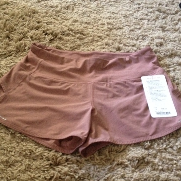 Lululemon women's trail bound short size 6.