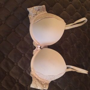 Nude lace/blush Victoria secret bra