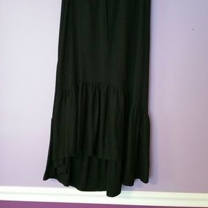 Black knot skirt