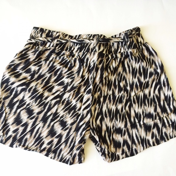 🍉Summer Sale🍉Animal Print Dressy Shorts - Picture 2 of 3