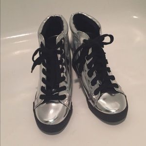Retro Silver Wedged Shoes