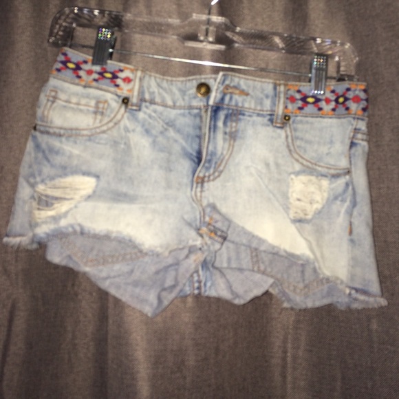 Embroidered waist denim mini shorts