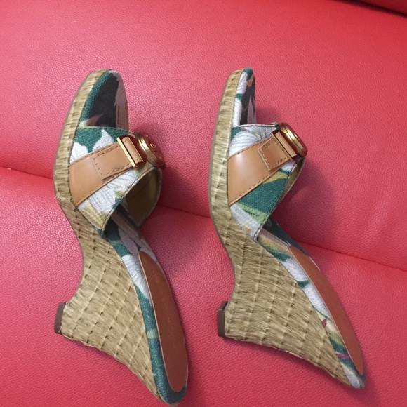 Anne Klein slip on wedge heels - Picture 2 of 3