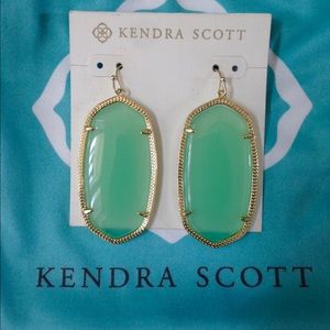 NWT Kendra Scott Chalcedony Danielles!