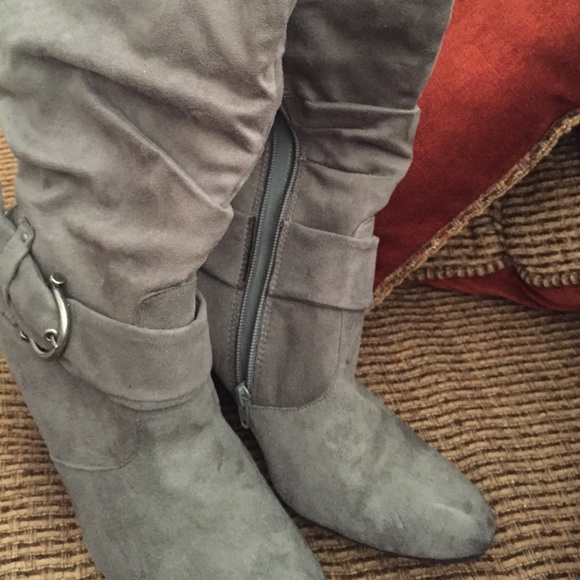 Apt 9 boots SOLD - Picture 2 of 2