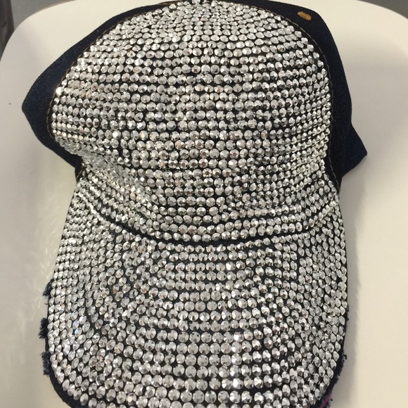 Accessories - Picture 3 of 4