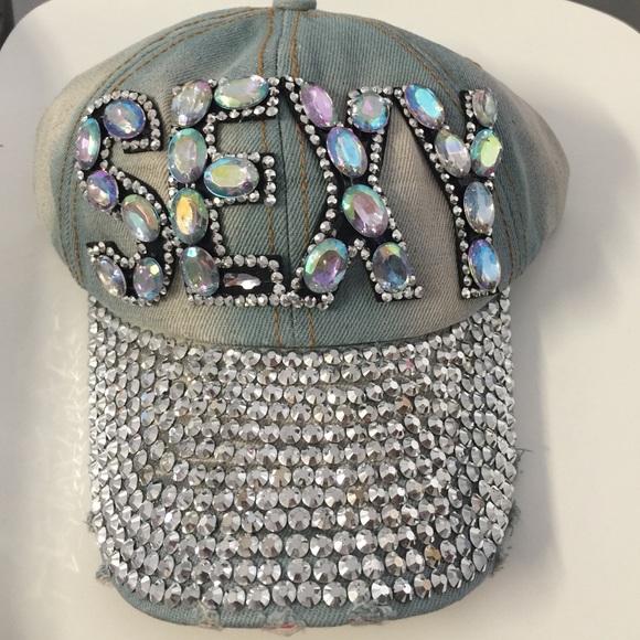 Accessories - Picture 4 of 4