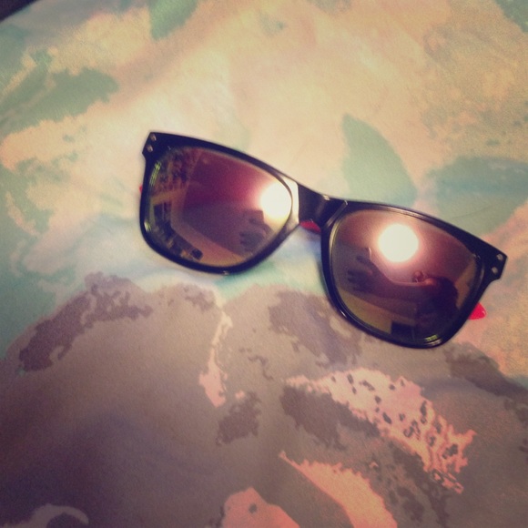Wayfarer glasses