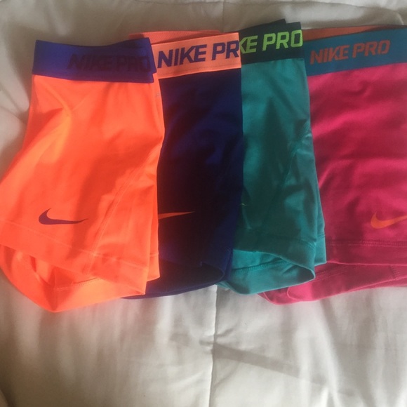 Nike Pros 3' NWOT