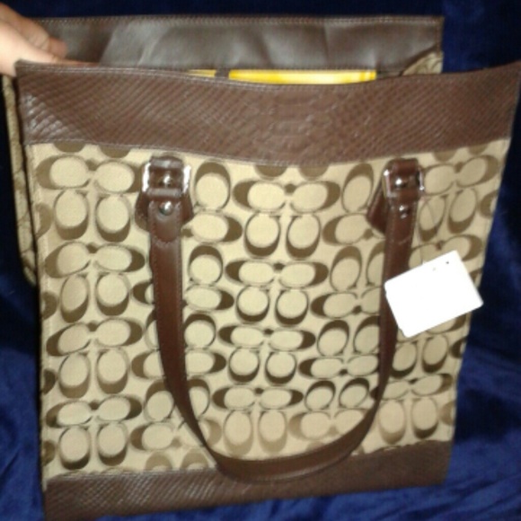 NWT Coach Charlie Signature Python Tote - Picture 2 of 4
