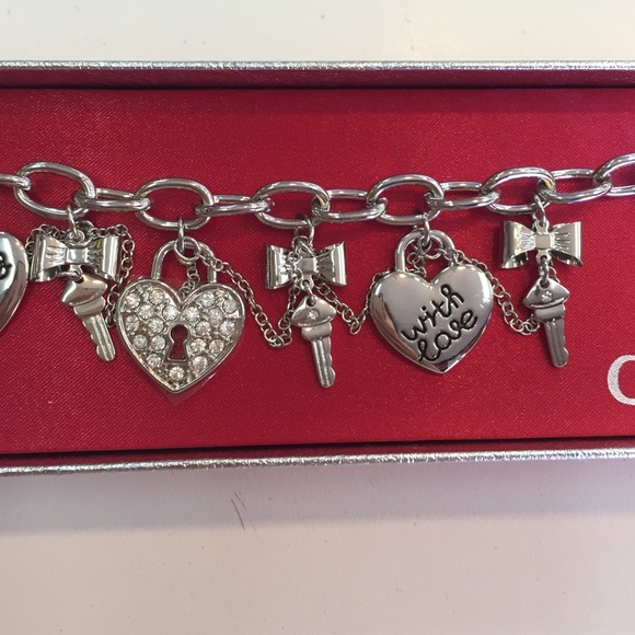 New GUESS charm bracelet - Picture 2 of 4