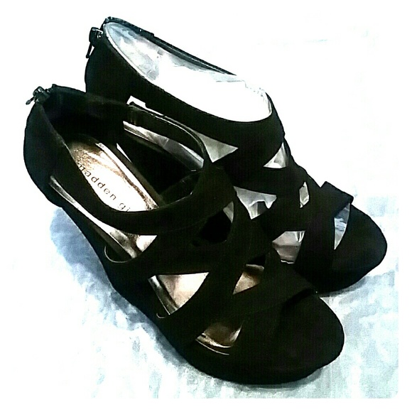 Madden Girl Black Wedges