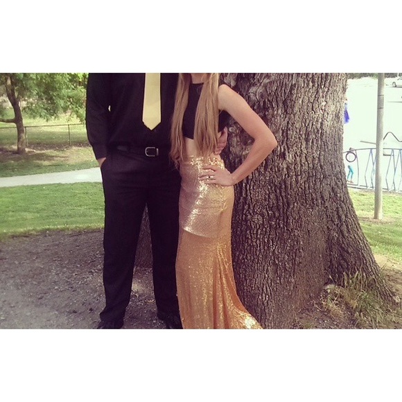 MOST WANTED💕DH gate two piece prom/party dress.