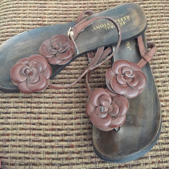 Brown sandals - Picture 2 of 2
