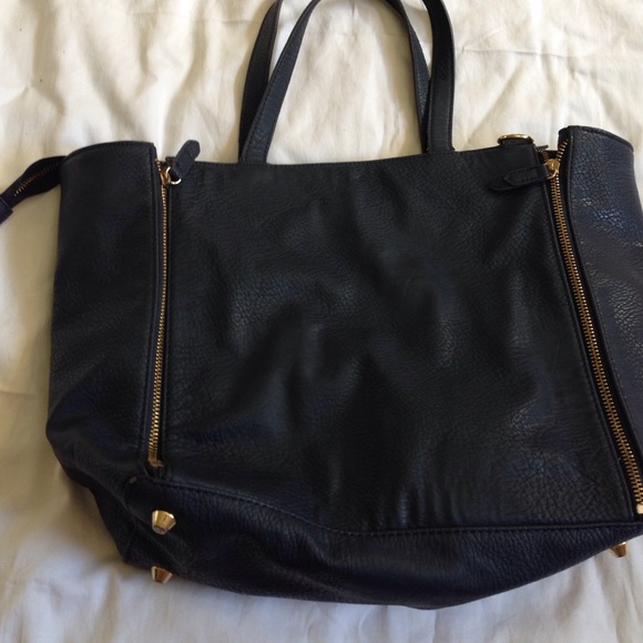 BCBGenaration hand bag - Picture 4 of 4