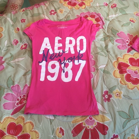 Aeropostale v neck