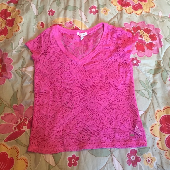 Aeropostale v neck