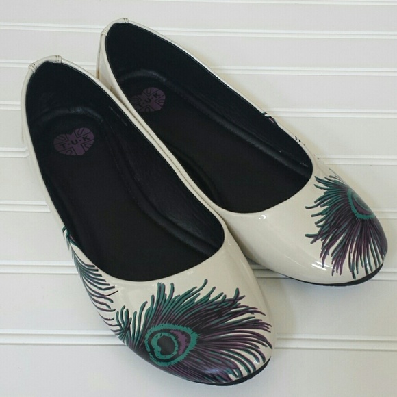 🎀HOST PICK🎀 T.U.K. Vegan Peacock Ballet Flats - Picture 2 of 4