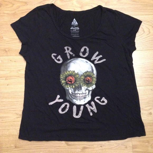 Pacsun skull shirt