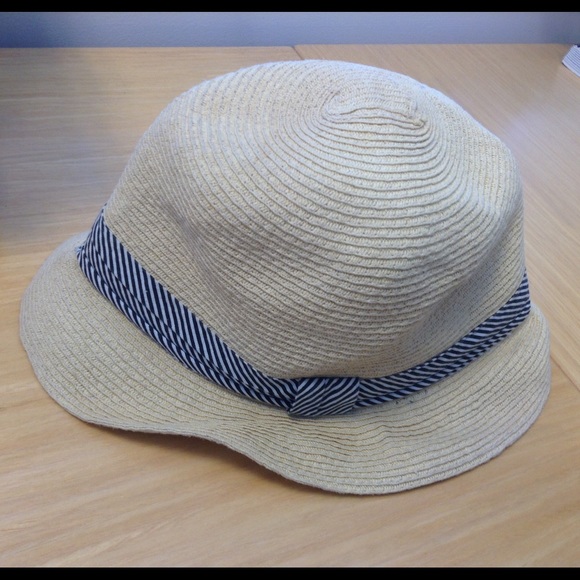 Casual hat - Picture 2 of 3