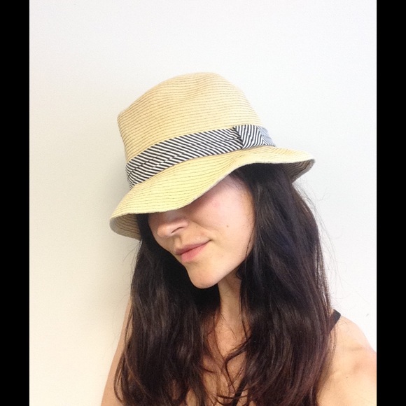 Casual hat - Picture 3 of 3