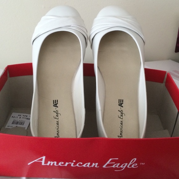 Pretty white shoes! 8.5 size