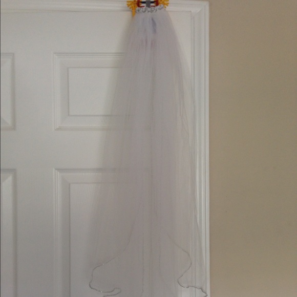 Wedding Veil - Picture 2 of 4