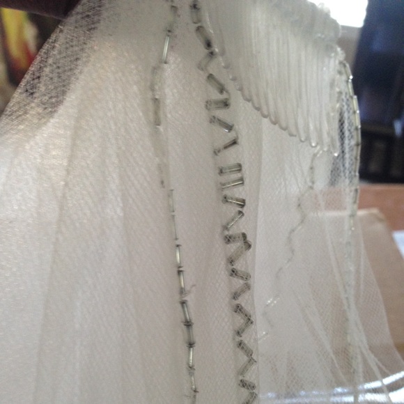 Wedding Veil - Picture 3 of 4
