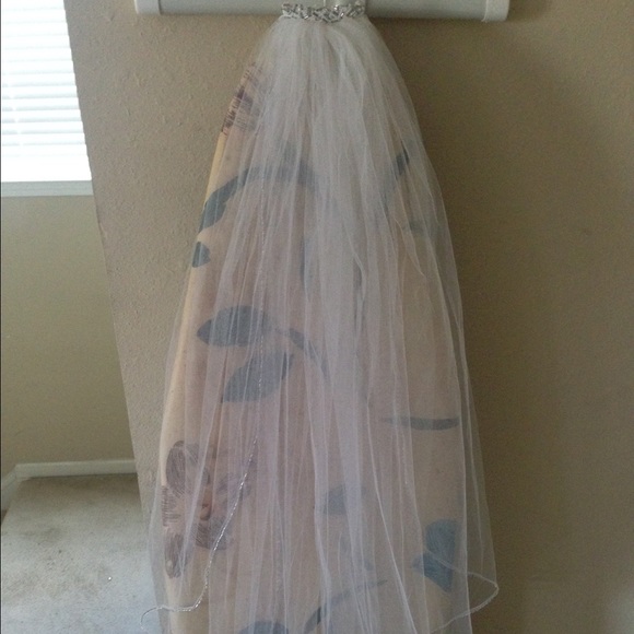 Wedding Veil - Picture 4 of 4
