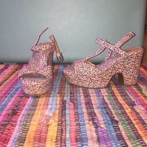 Size 7 Gianni Bini Wedges