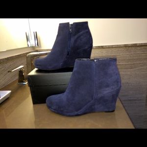 Nine West Blue Suede Wedge Bootie Sz. 6
