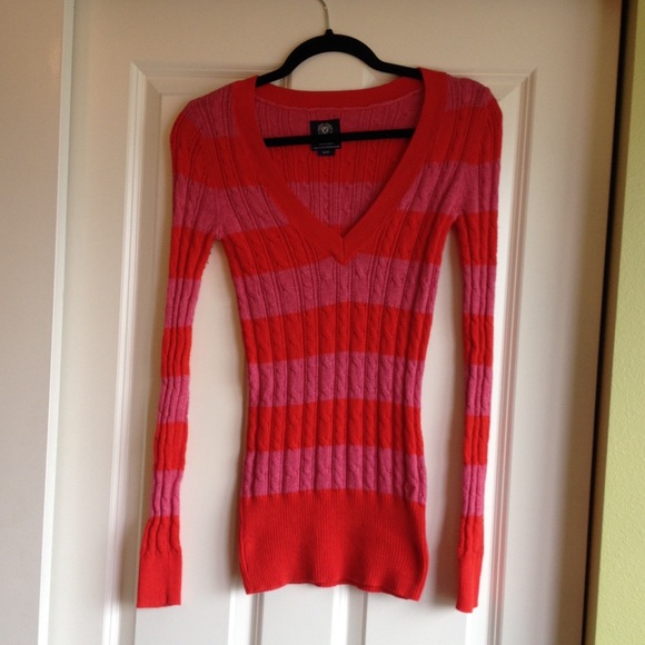 Form Fitting Stripped Sweater