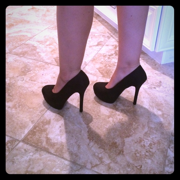 Classic Black suede pumps! Never been worn!