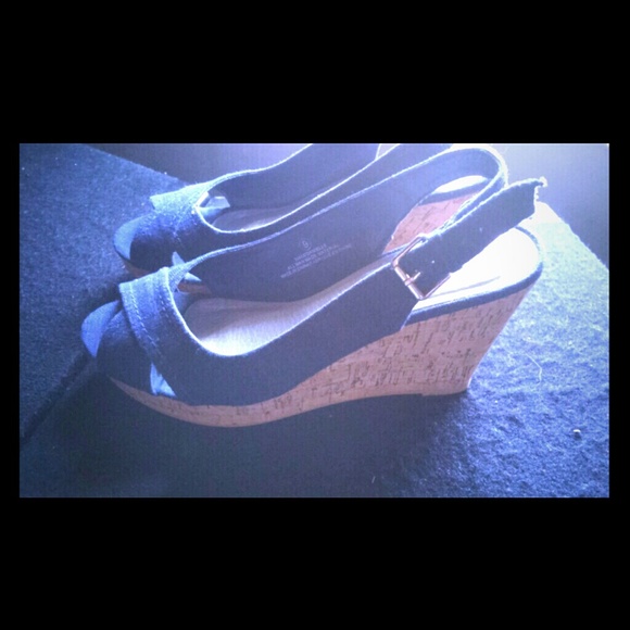 Maurices Wedges