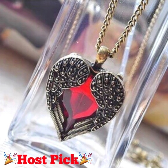 Jewelry - 🎉HP 8.8🎉RETRO NECKLACE WITH WINGS