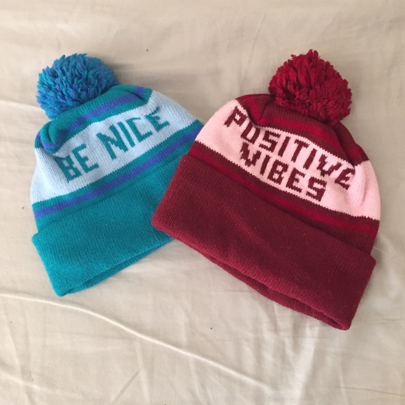 BE NICE/POSITIVE VIBES beanies