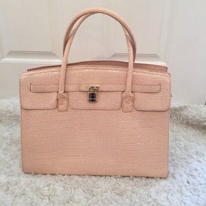 BACK ON THE MARKET! Soft pink Aldo bag!!