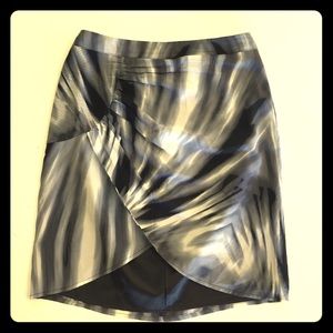 BEBE skirt size small