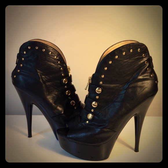 Luichiny Peep toe platform booties w/ gold studs