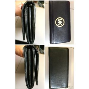 AUTHENTIC Michael Kors leather wallet