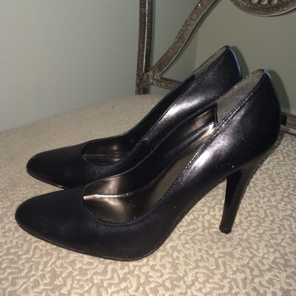 comfy black heel, 2-3inch