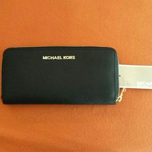 NWT MK black jet set wallet