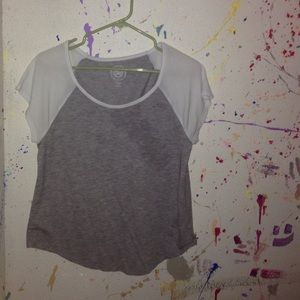 ⛄️Grey Shirt⛄️