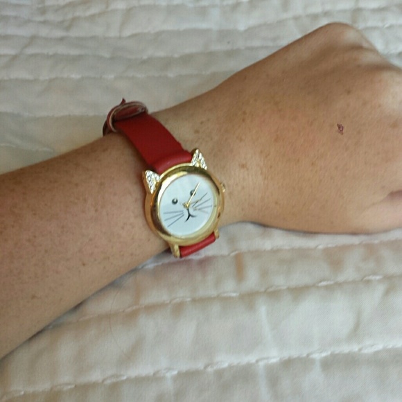 Red kitty watch! - Picture 2 of 2