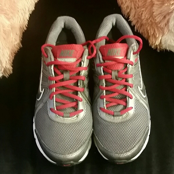 Nike tennis shoes