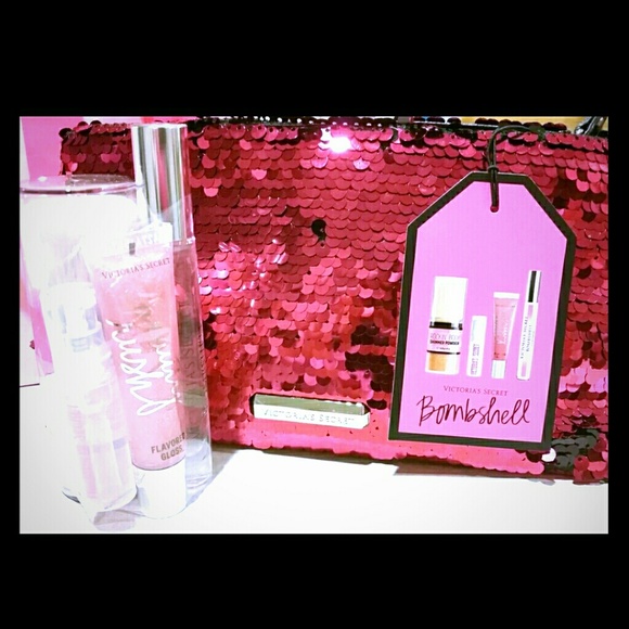 Victoria Secrets Bombshell Make UP Kit with bag