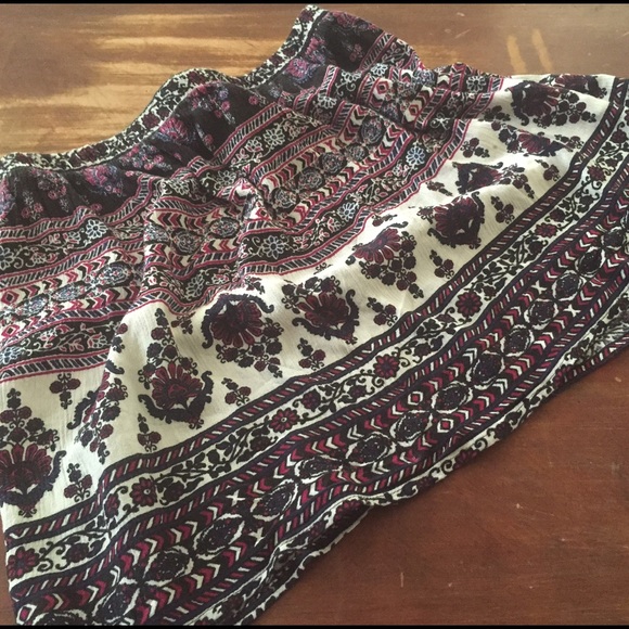 Black Purple and White Printed Skirt - Picture 2 of 2